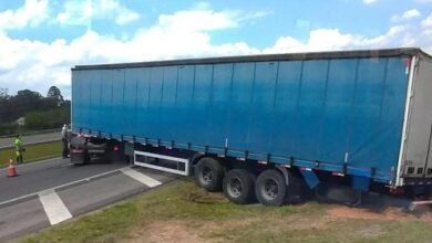 Rodovia Dom Gabriel é bloqueada por caminhão