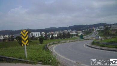 Acidente interdita rodovia Edgard Zambato, em Campo Limpo