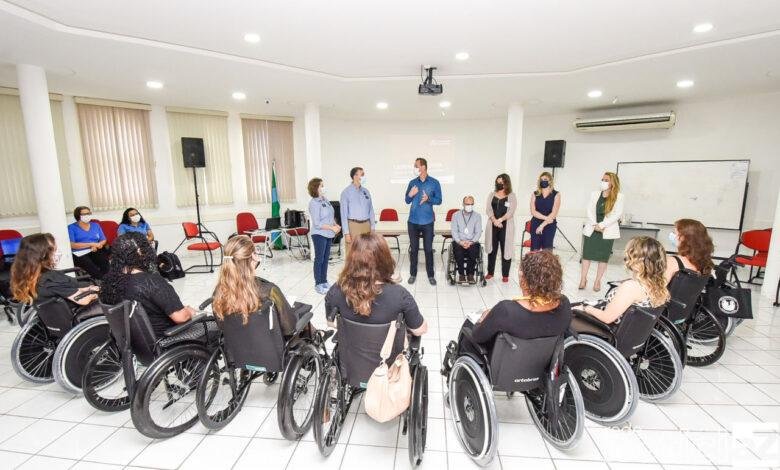 Jundiaí promove curso de capacitação profissional para entrega de cadeiras de rodas