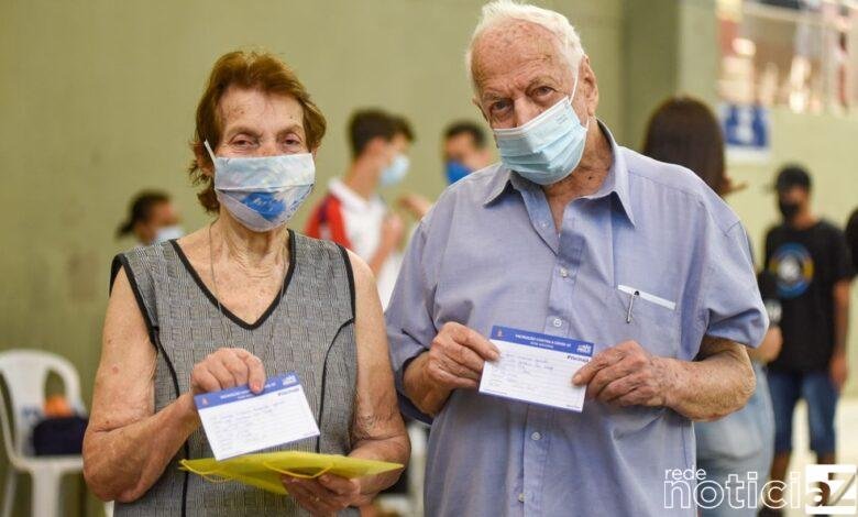 Cerca de 30% dos idosos ainda não tomaram a dose de reforço da vacina contra a Covid