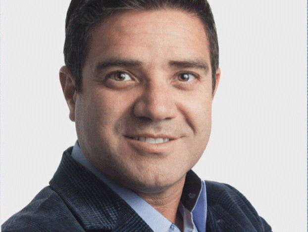 Vereador morre baleado na porta de casa