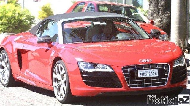 Até o Rei Roberto Carlos não escapa de ficar sem combustível