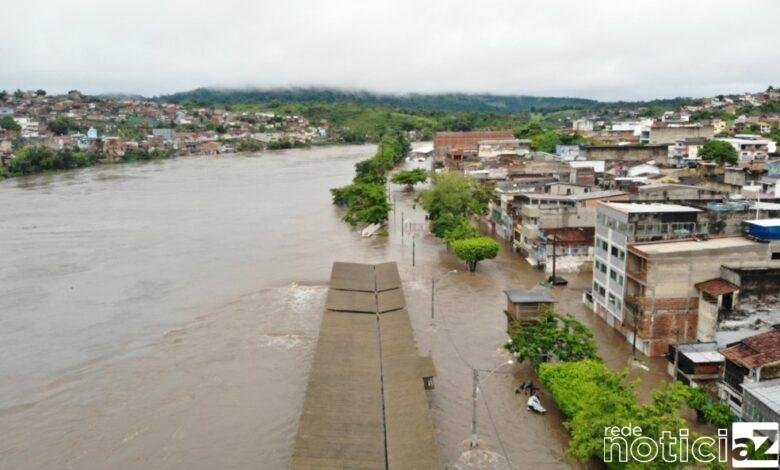 Chuvas afetam 430 mil pessoas e 18 moradores morrem na Bahia