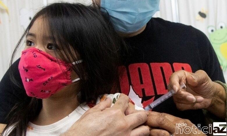 Vacina contra a Covid-19 é segura, informa secretária do Ministério da Saúde