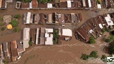 Bolsonaro rejeita ajuda da Argentina nas enchentes da Bahia e gera críticas dos aliados