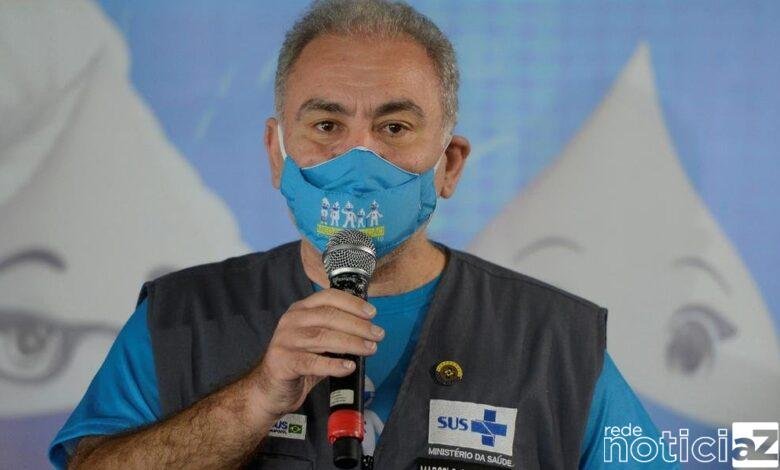 Queiroga vai na contramão de países que vacinam crianças contra a Covid-19