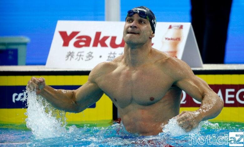 Aos 41 anos, Nicholas Santos se torna tricampeão mundial de natação