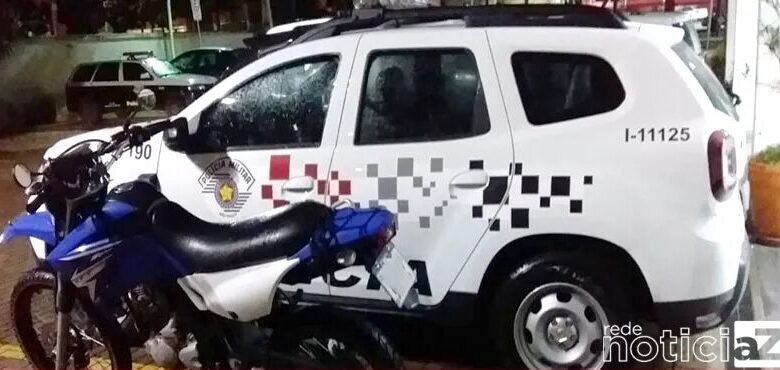 Polícia recupera moto roubada