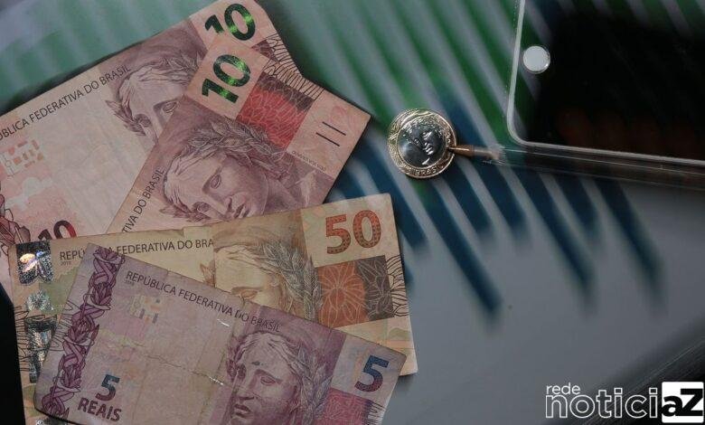 Começa a valer o salário mínimo de R$ 1.212
