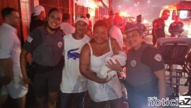 Mulher dá à luz ao bebê minutos depois do Ano Novo