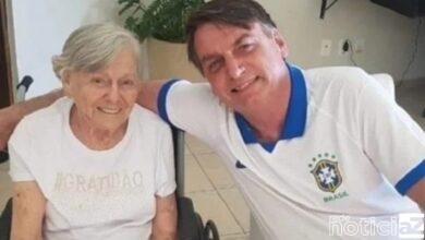 Mãe de Jair Bolsonaro é internada em hospital de Registro