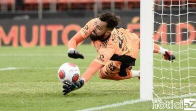 São Paulo joga mal e escapa de derrota graças a Jandrei