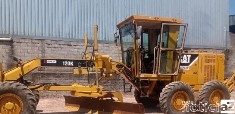 Ladrões roubam máquina