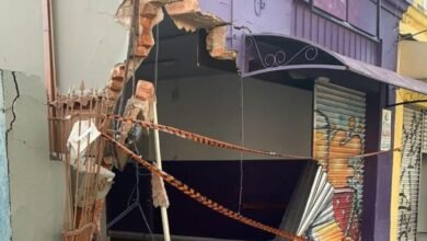 Guardas de Jundiaí batem com a viatura em comércio