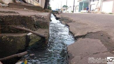 Esgoto em bairro de Jundiaí causa dor de cabeça aos moradores