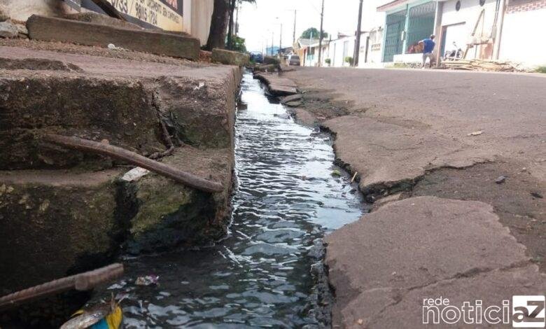 Esgoto em bairro de Jundiaí causa dor de cabeça aos moradores