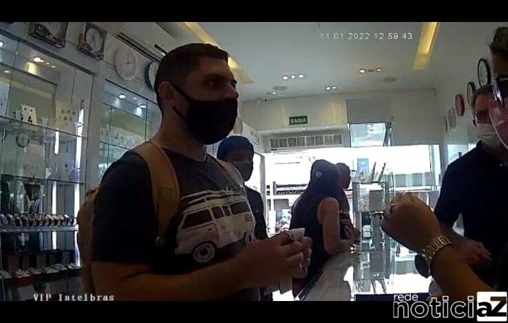 Joalheria no Litoral é assaltada por quadrilha armada