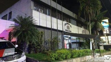 Policial civil morre na porta de delegacia após ser baleado por PM