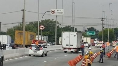 Marginal Tietê tem pista central liberada para veículos
