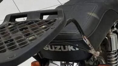 Irmãos são presos com moto roubada