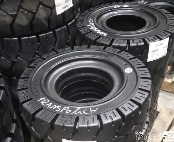 Policiais apreendem carga roubada