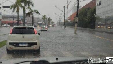 Litoral fica debaixo d'água após chuva volumosa