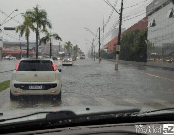 Litoral fica debaixo d'água após chuva volumosa