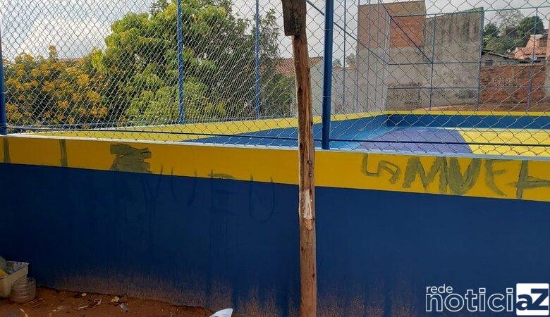 Quadra esportiva de Louveira sofre com vandalismo