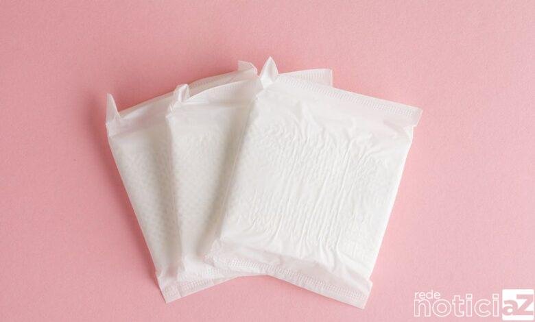 No Dia da Mulher, Bolsonaro assina projeto para a distribuição de itens de higiene menstrual