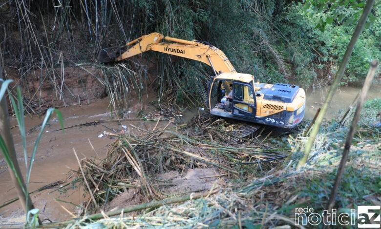 Prefeitura de Louveira inicia limpeza do Rio Capivari