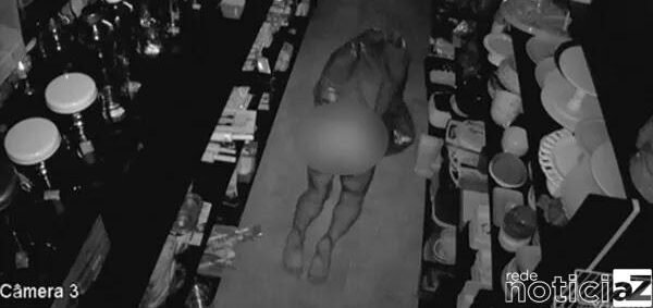 Homem nu invade loja e comete furto em Jundiaí