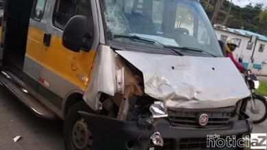 Homem armado causa acidente e é preso por porte ilegal de arma