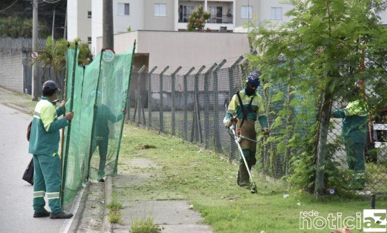 Jundiaí prossegue com o serviço de corte de mato