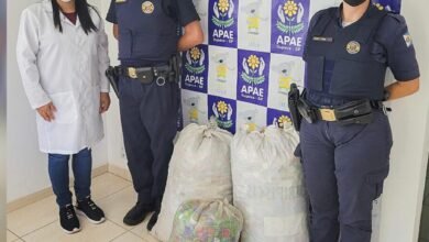 Guarda de Itupeva faz a doação de tampas de garrafas pet para a APAE