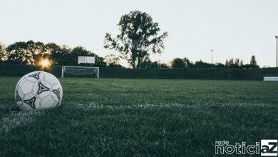 O futebol celebra o Dia do Trabalho em Louveira