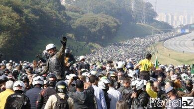 Bolsonaro participa de 'motociata' pelo Sistema Anhanguera-Bandeirantes