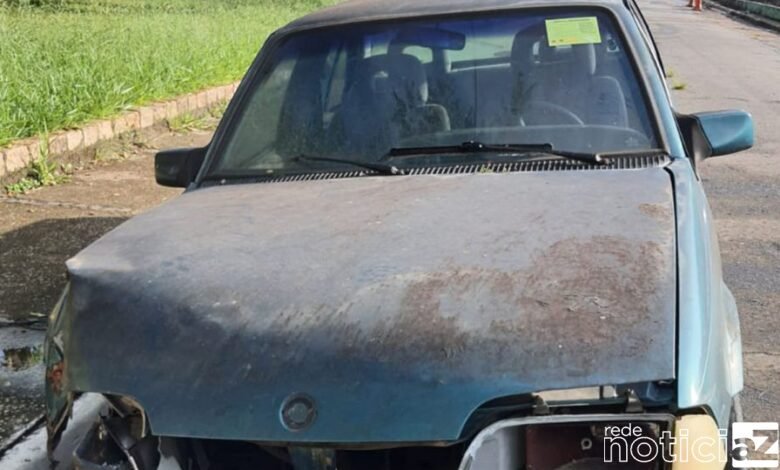 Carros abandonados em Várzea Paulista