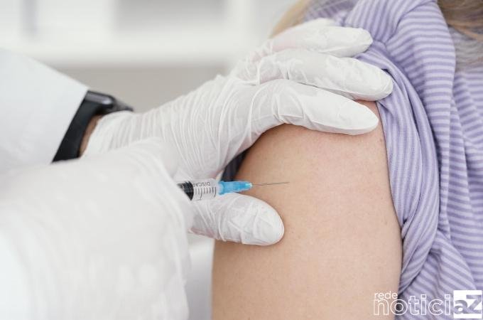 Campanhas de vacinação contra Covid-19, gripe e sarampo começam em Louveira