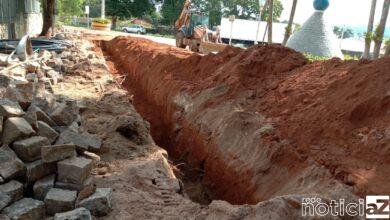 Louveira faz implantação das redes de água e esgoto