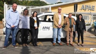 APAE de Itupeva ganha novo veículo para atendimento