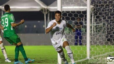 Santos arrasa o Coritiba na Vila e chega às oitavas de final da Copa do Brasil
