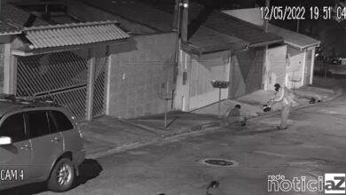 VÍDEO - Bandido morre e outro fica ferido após tentativa de roubo contra PM