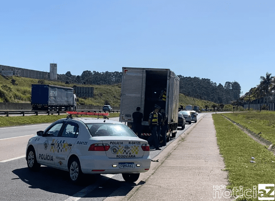 Polícia diz que 50 armas foram levadas por criminosos no assalto em rodovia de Jundiaí