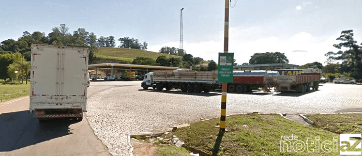 Caminhoneiro morre prensado por duas carretas em Itatiba