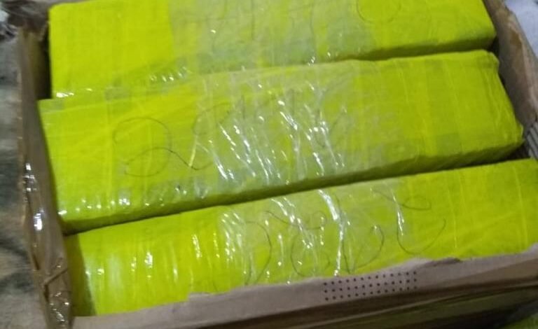 Homem é preso por agredir idoso e também por portar grande quantia de drogas