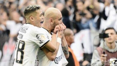 Corinthians vence o Goiás e encosta na liderança do Brasileirão