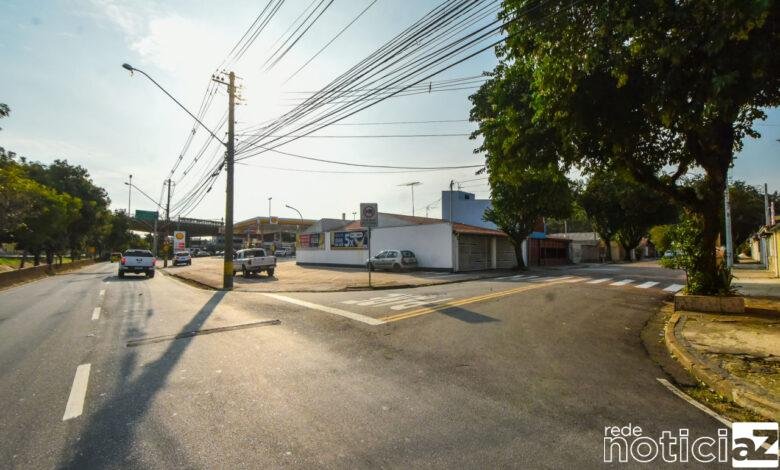 Obras em galerias pluviais de Jundiaí interditam faixa da Avenida Frederico Ozanan