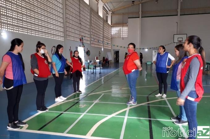 Auxiliares da Educação de Louveira são formados
