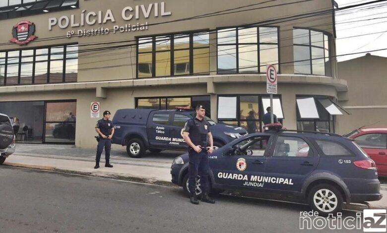 Homem é preso após quebrar as costelas da própria mãe