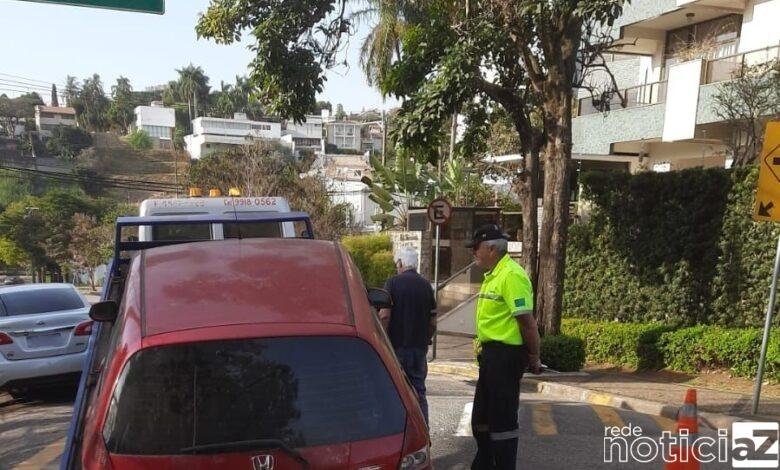 Carro com mais de 135 atuações de trânsito é recolhido em Jundiaí